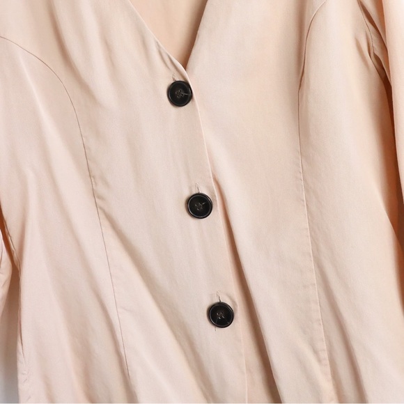 Frank & Oak pastel crème beige top M medium satin tencel black round buttons - Picture 4 of 8